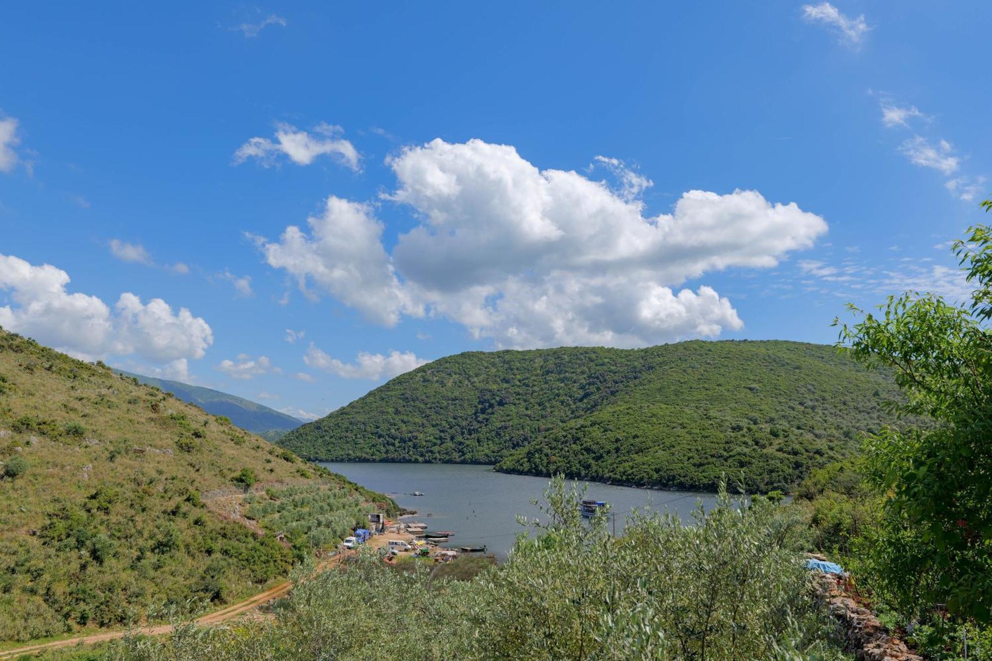 Lago Calmo Villa Ksamil Bagian luar foto